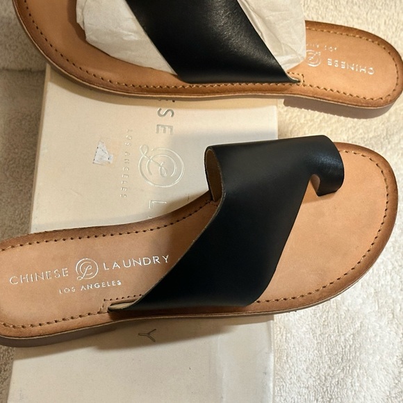 Women's Chinese Laundry Gemmy Slide
Sandal, Size 5.5 M - Black - Picture 8 of 14